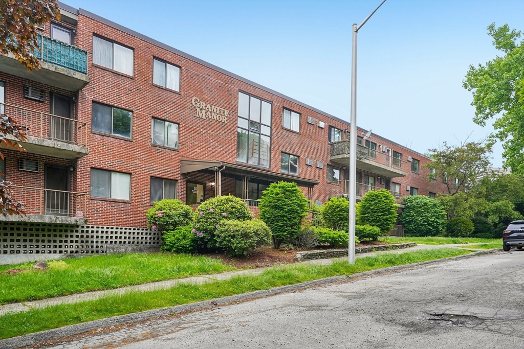 10 Rutledge Street, Unit 2H Worcester, MA 01604 - Photo 1 of 11