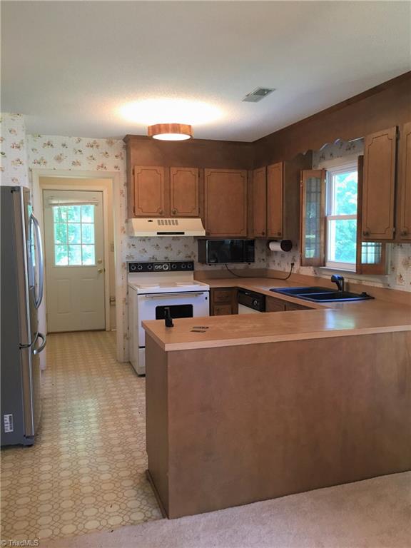 3516 Cedar Post Road Winston-Salem, NC 27127 - Photo 4 of 17 Gallery Image 4