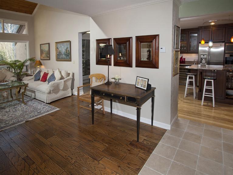 2570 Bald Mountain Road, Unit E Vail, CO 81657 - Photo 8 of 25 a living room with furniture and wooden floor