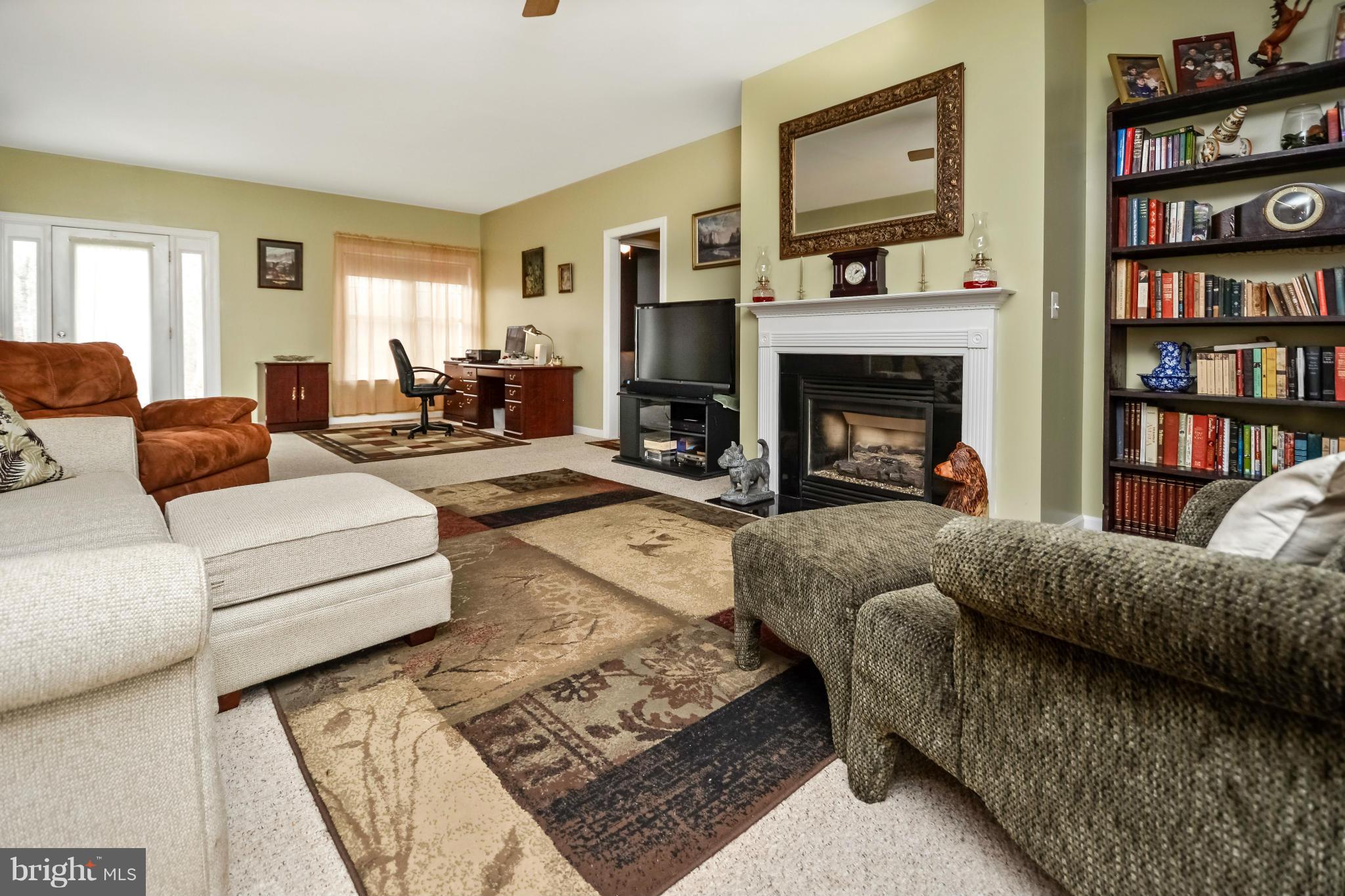 13283 Kendall Road Orange, VA 22960 - Photo 4 of 26 Living Room
