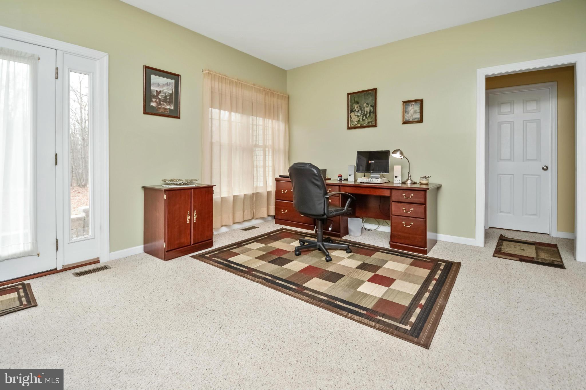 13283 Kendall Road Orange, VA 22960 - Photo 7 of 26 Living Room