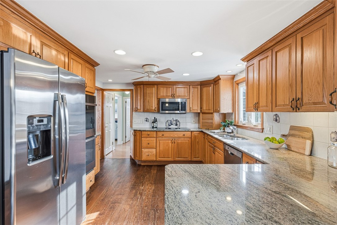 6 Ledge Road Barrington, RI 02806 - Photo 17 of 34