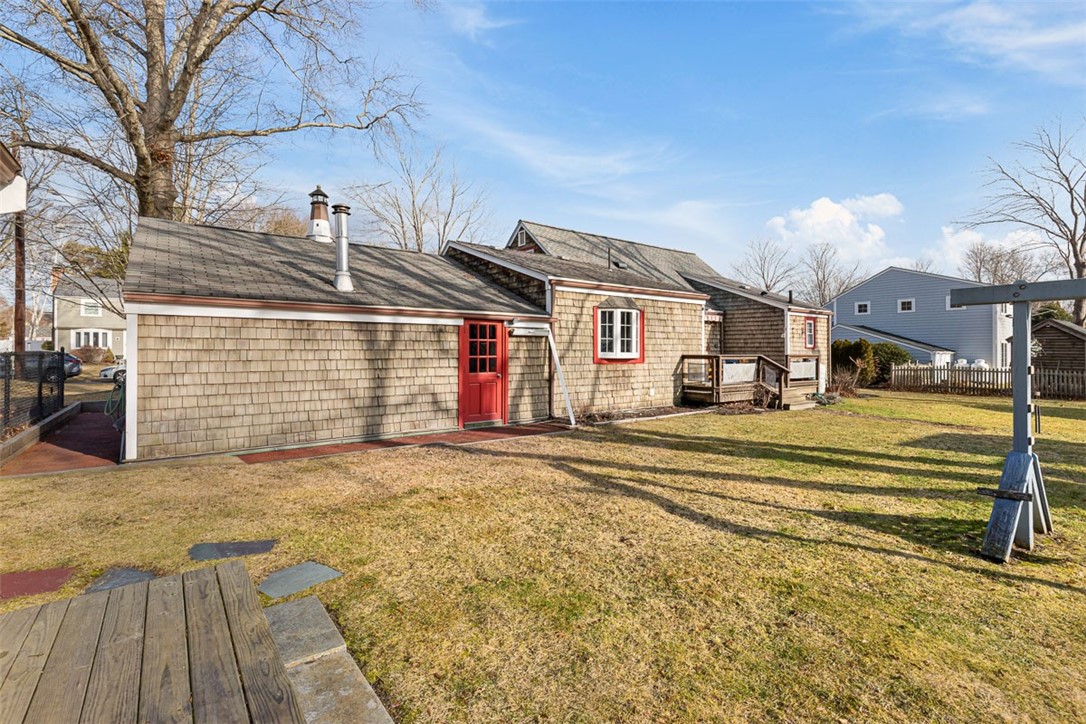 6 Ledge Road Barrington, RI 02806 - Photo 31 of 34