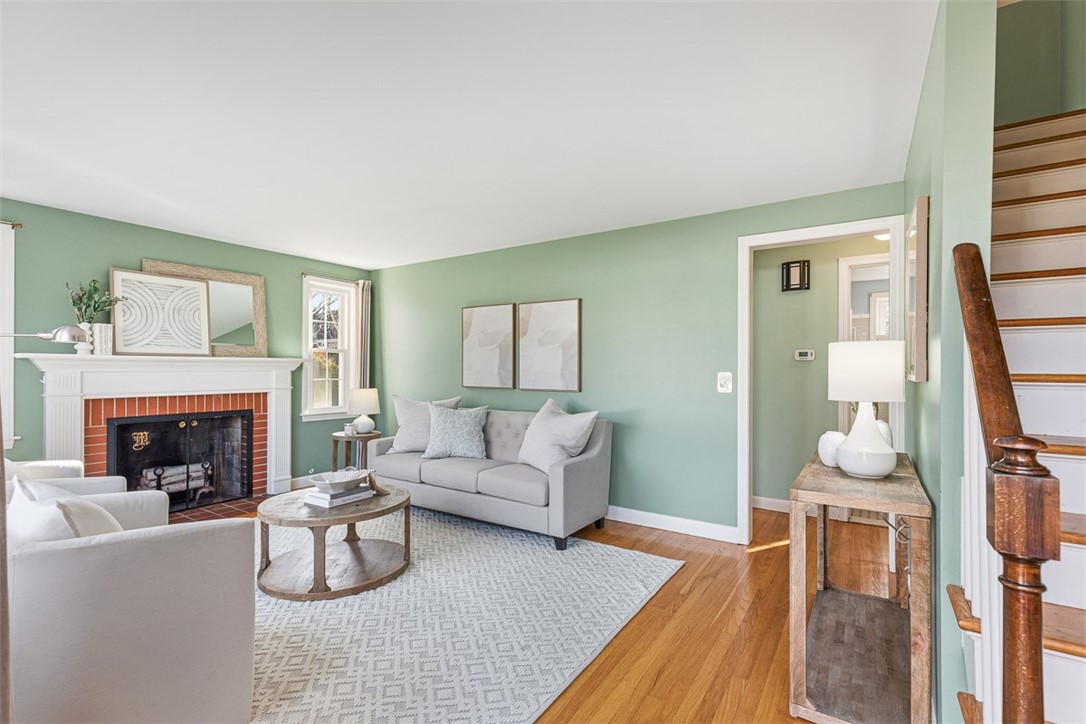 6 Ledge Road Barrington, RI 02806 - Photo 4 of 34