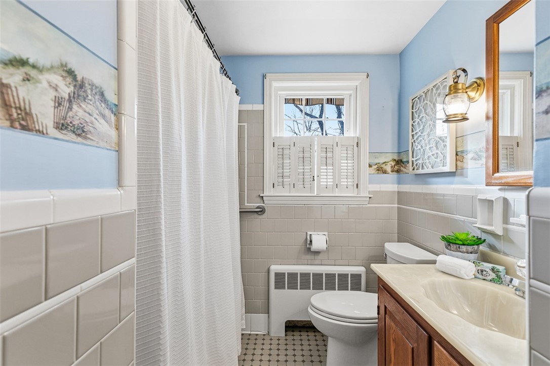 6 Ledge Road Barrington, RI 02806 - Photo 10 of 34