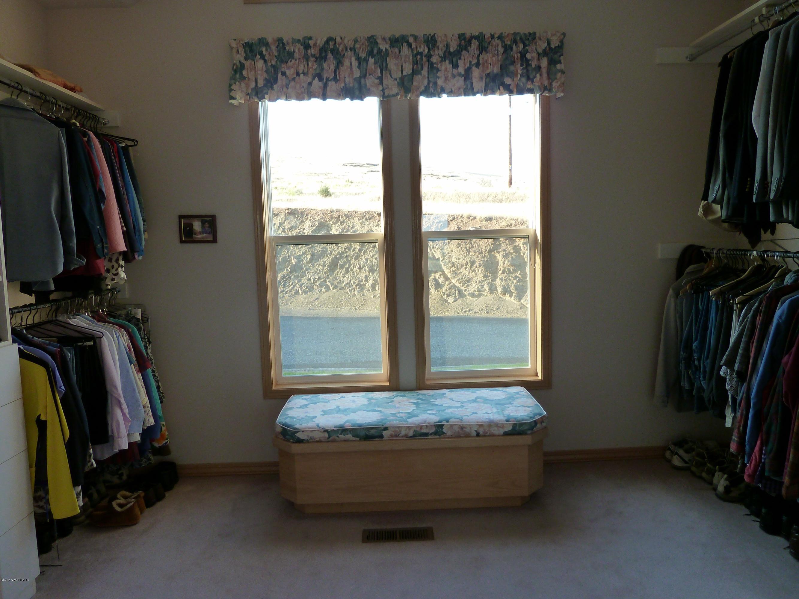 14000 Marble Road Yakima, WA 98908 - Photo 10 of 22 a room with gym equipment and a large window