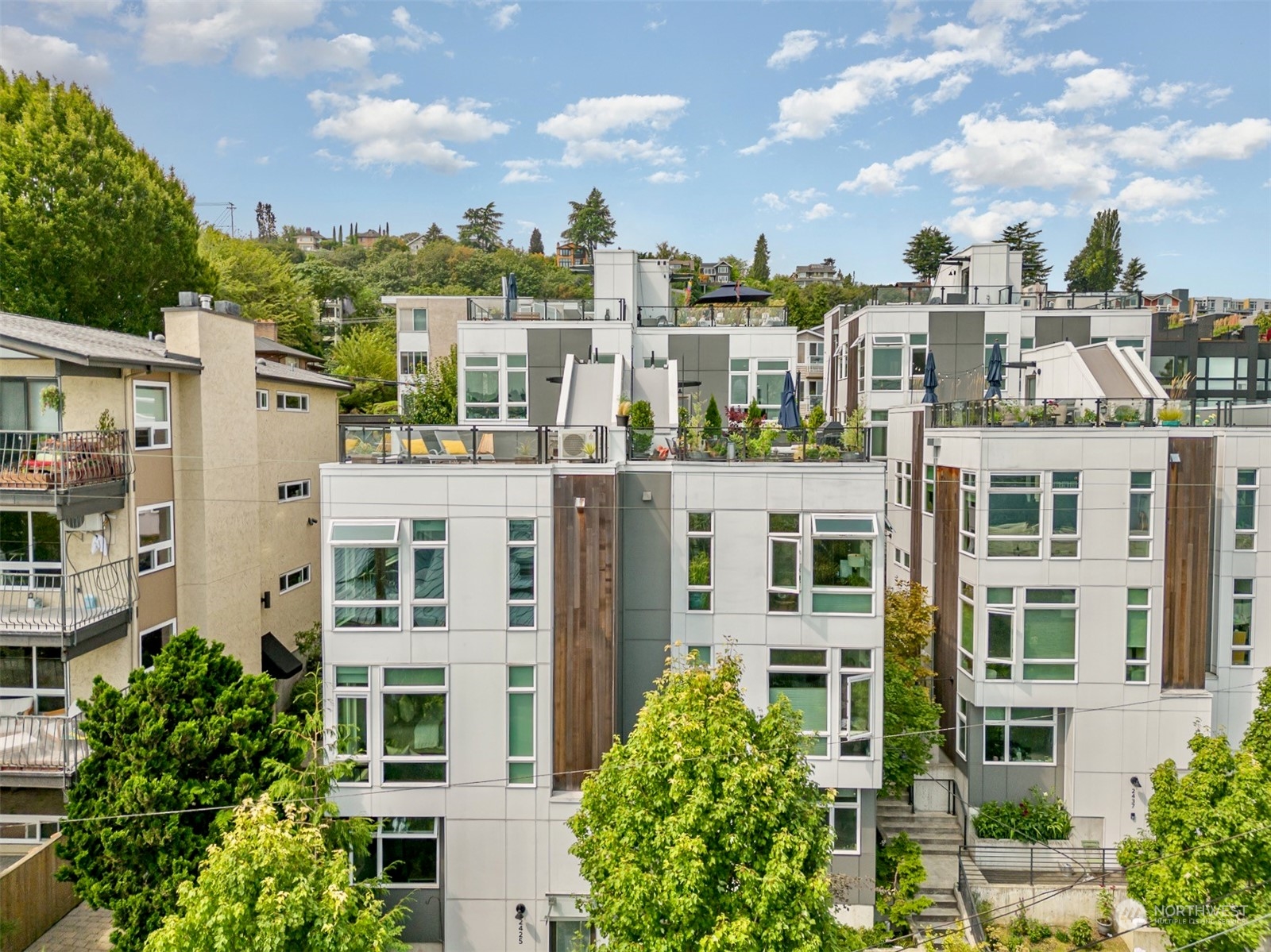 2425 8th Avenue North Seattle, WA 98109 - Photo 29 of 30