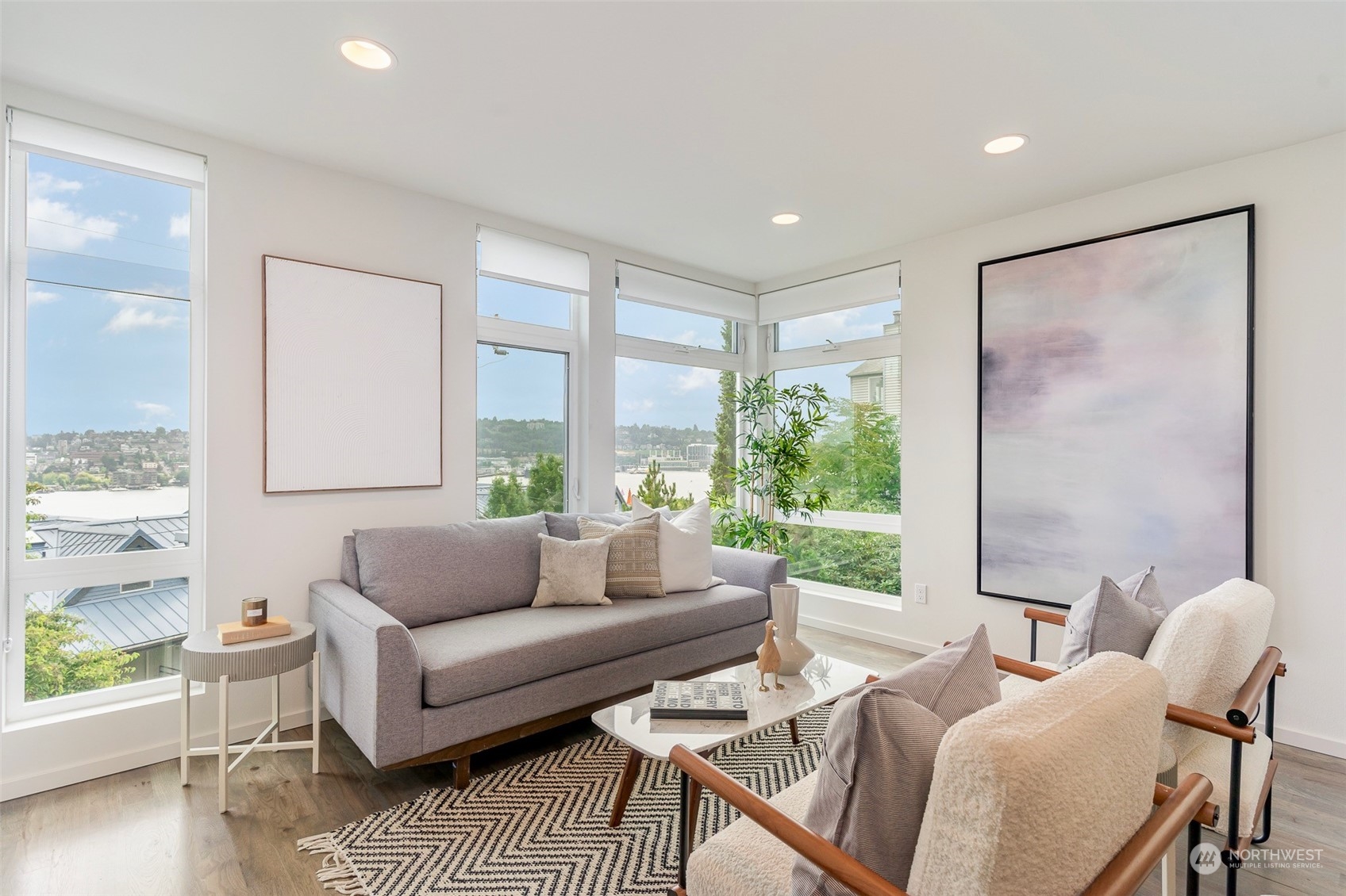 2425 8th Avenue North Seattle, WA 98109 - Photo 7 of 30