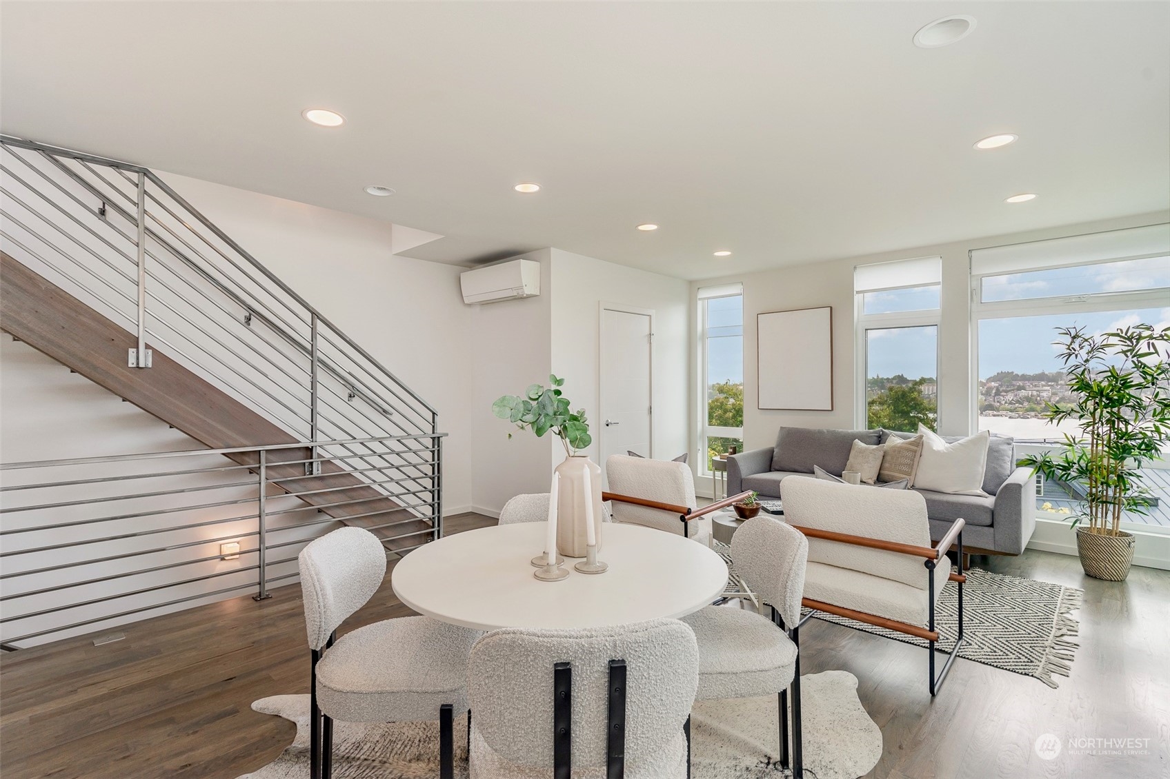 2425 8th Avenue North Seattle, WA 98109 - Photo 8 of 30