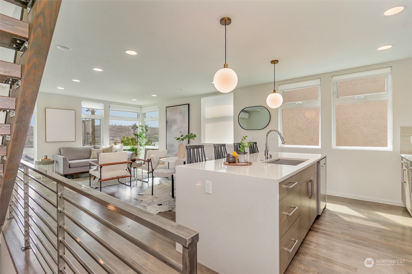 2425 8th Avenue North Seattle, WA 98109 - Photo 10 of 30