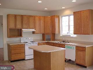 2273 East Buck Road Pennsburg, PA 18073 - Photo 2 of 5 Gallery Image 2