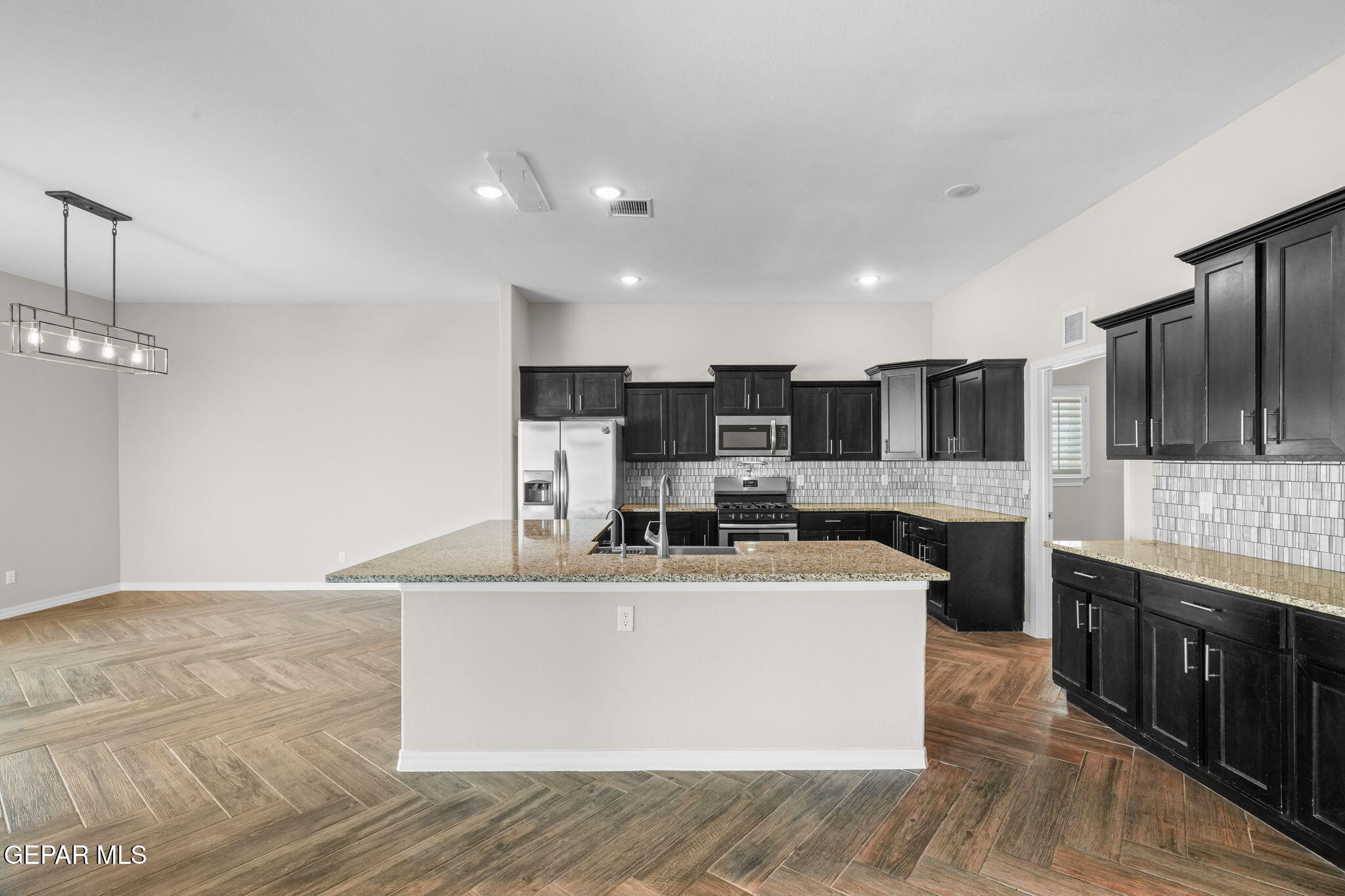 7829 Enchanted Ridge Drive El Paso, TX 79911 - Photo 11 of 45 7829 Enchanted Ridge Ave-14