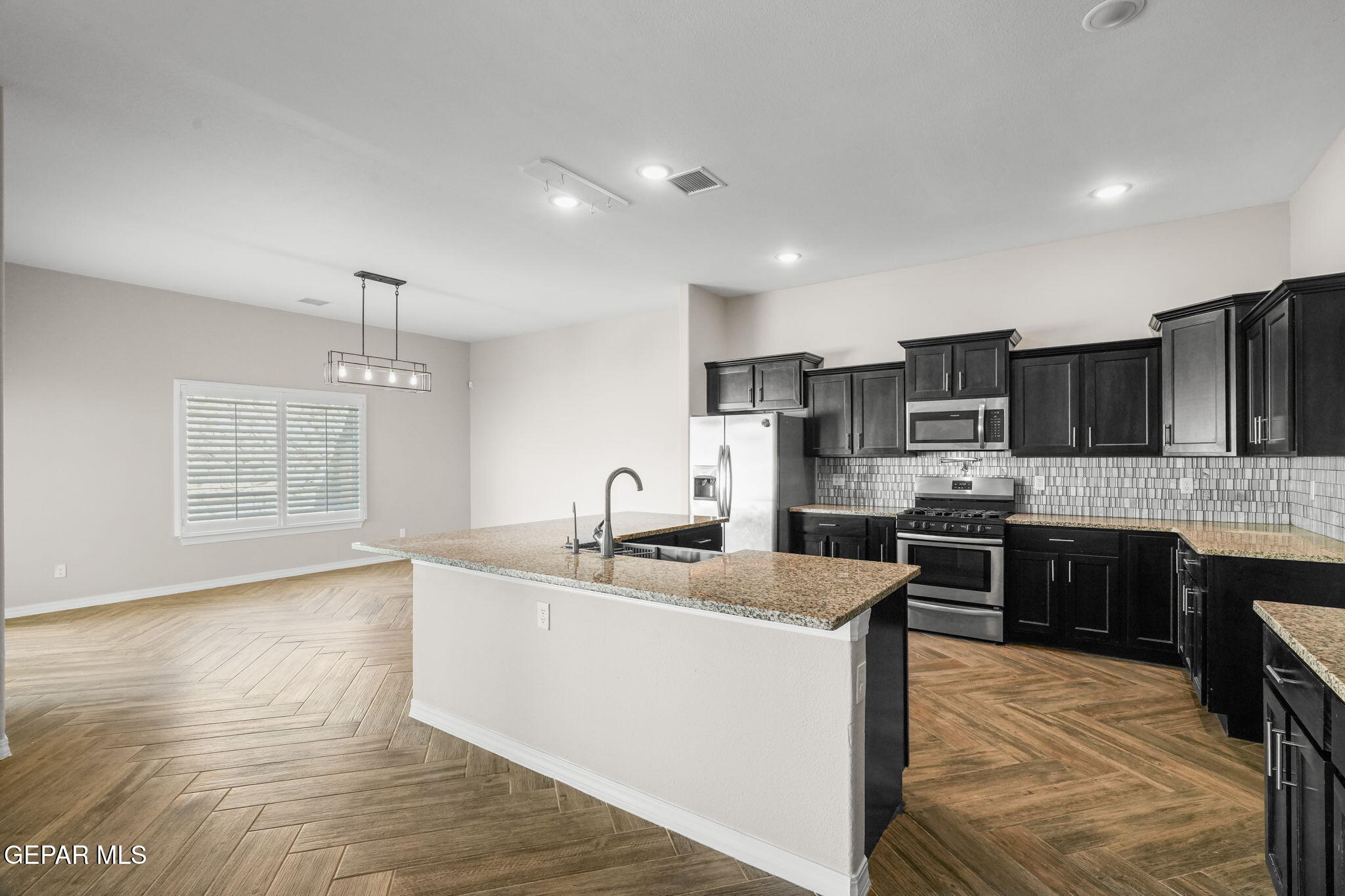 7829 Enchanted Ridge Drive El Paso, TX 79911 - Photo 13 of 45 7829 Enchanted Ridge Ave-15
