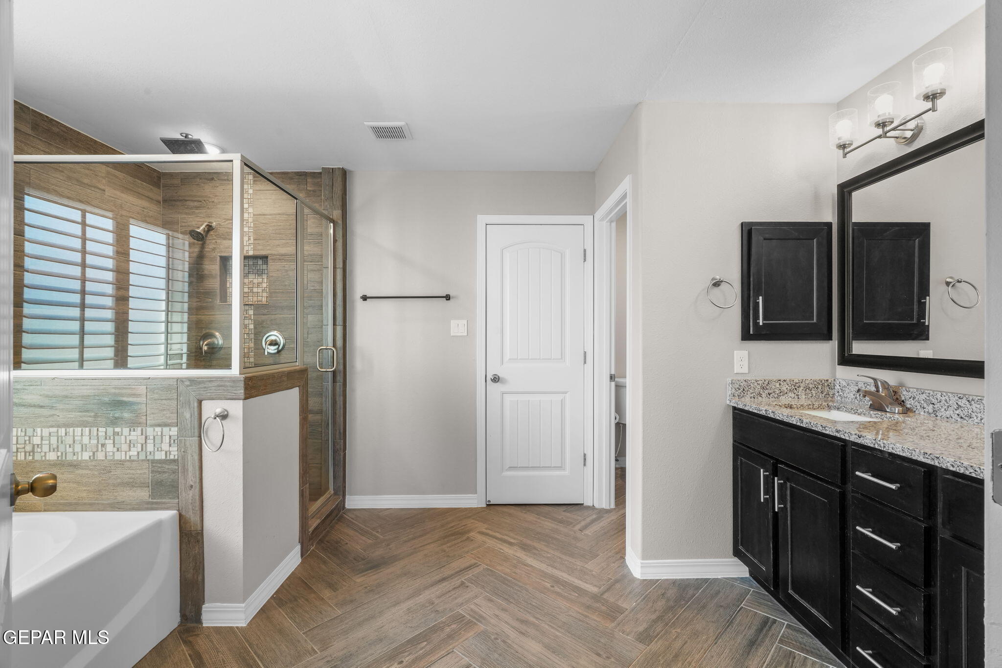 7829 Enchanted Ridge Drive El Paso, TX 79911 - Photo 27 of 45 7829 Enchanted Ridge Ave-36