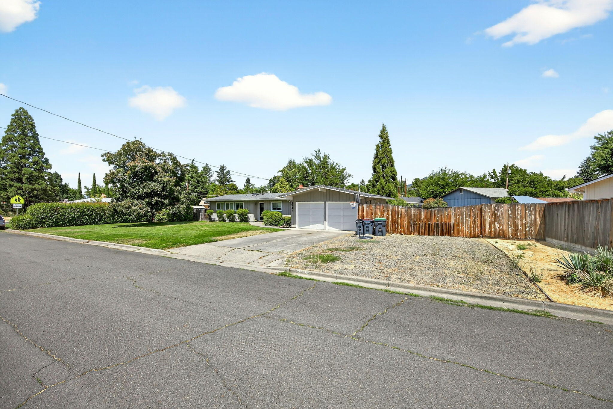 2741 Ruth Drive Medford, OR 97504 - Photo 3 of 34 Front View & RV Parking