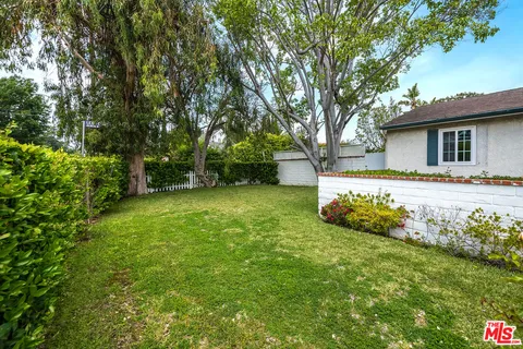 $1,495,000 | 10355 Camarillo Street, Toluca Lake, CA 91602