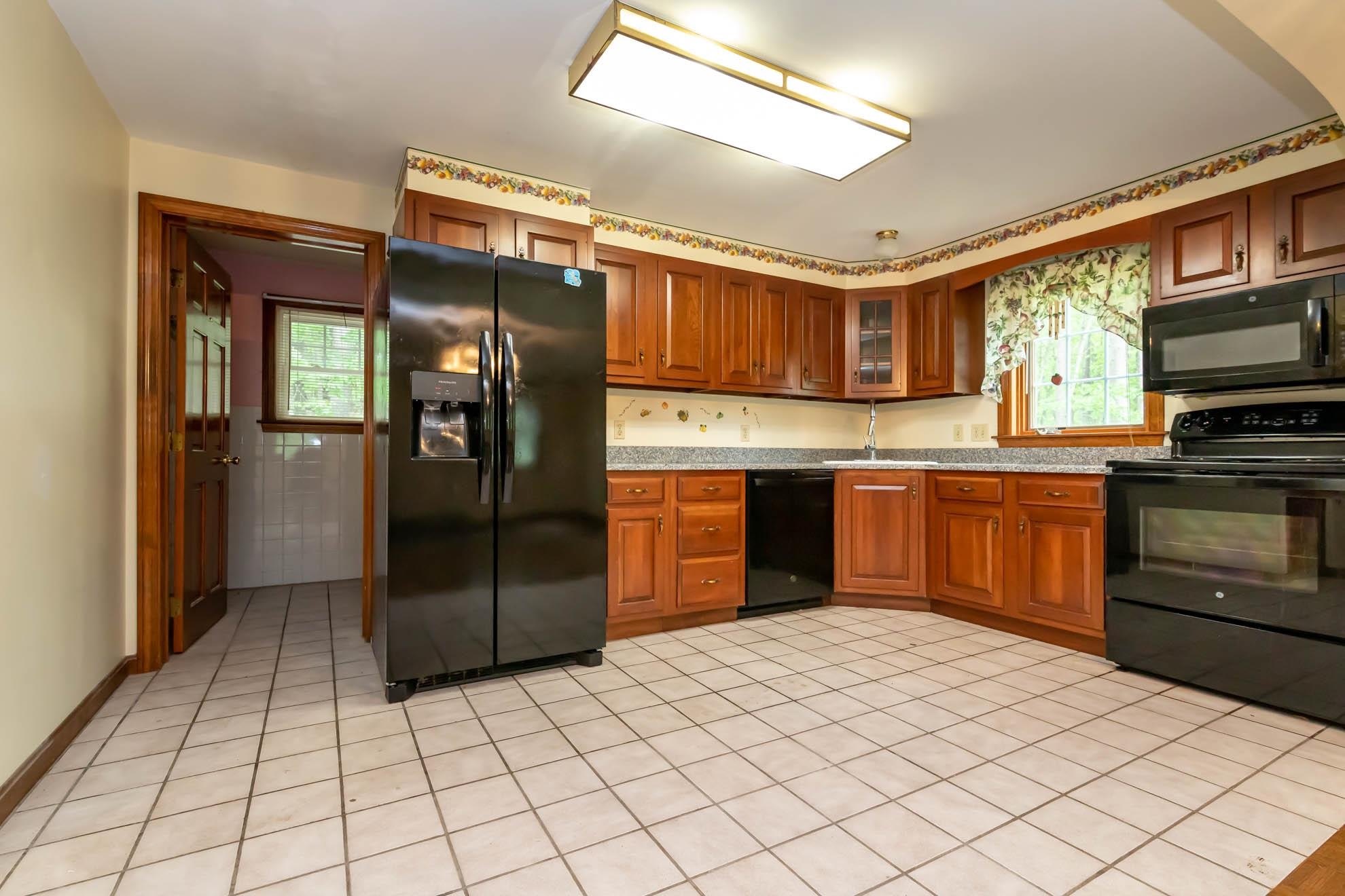 574 Fitzwilliam Road Jaffrey, NH 03452 - Photo 3 of 40