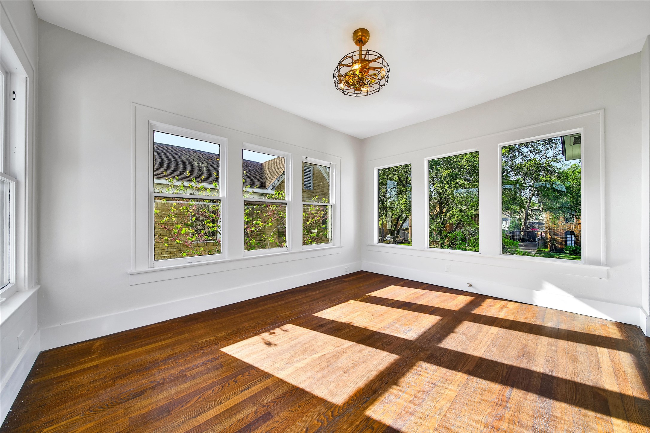 2405 Arbor Street Houston, TX 77004 - Photo 32 of 41 an empty room with a window