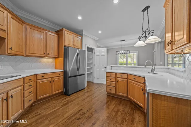 $635,000 | 809 Chesapeake Place, Greenville, NC 27858