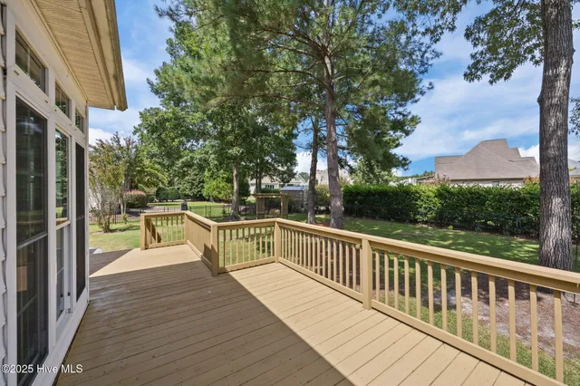 $635,000 | 809 Chesapeake Place, Greenville, NC 27858