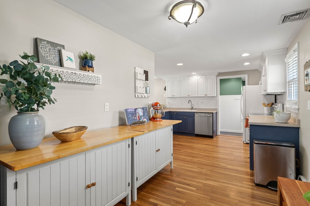 8 Sachem Road Peabody, MA 01960 - Photo 8 of 40 Gallery Image 8