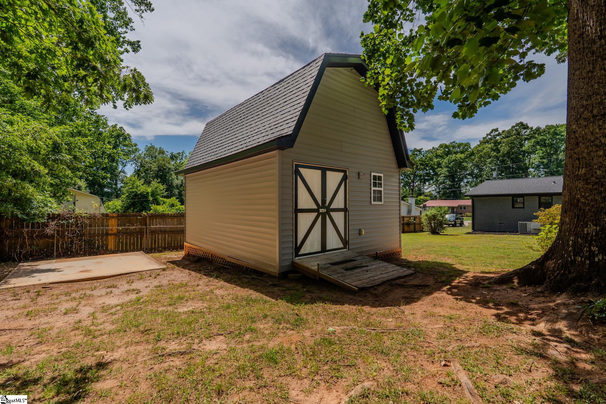 201 Carolyn Road Easley, SC 29642 - Photo 31 of 34