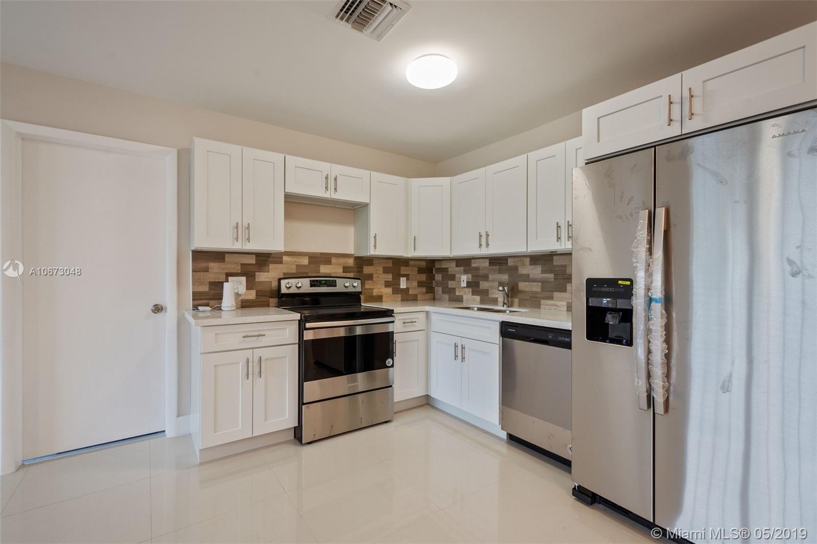 5601 Harding Street Hollywood, FL 33021 - Photo 4 of 15 Gallery Image 4