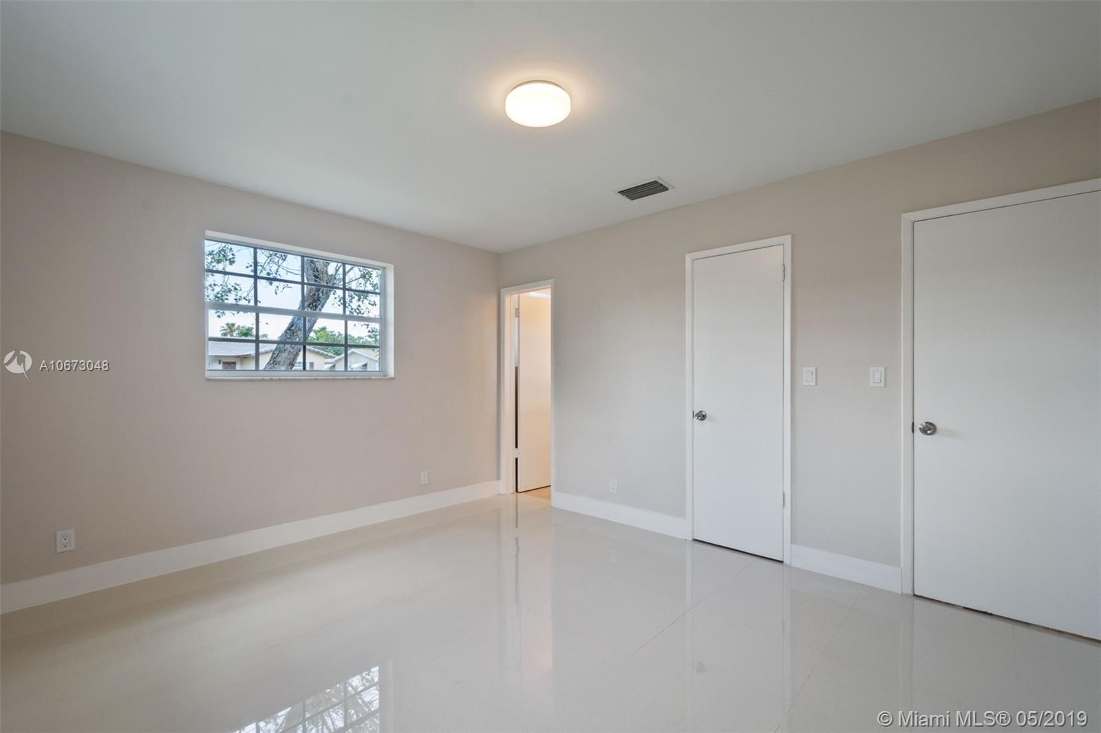 5601 Harding Street Hollywood, FL 33021 - Photo 7 of 15 Gallery Image 7