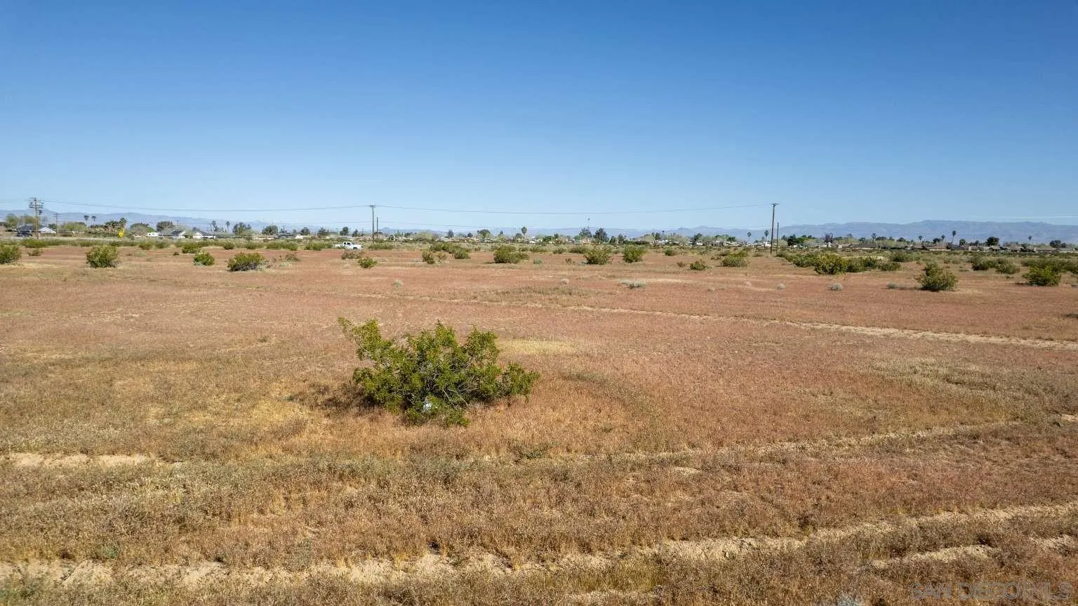 0 Between Vulcon Avenue, Unit 3 AND 4 Ridgecrest, CA 93555 - Photo 25 of 42 a view of an ocean and city