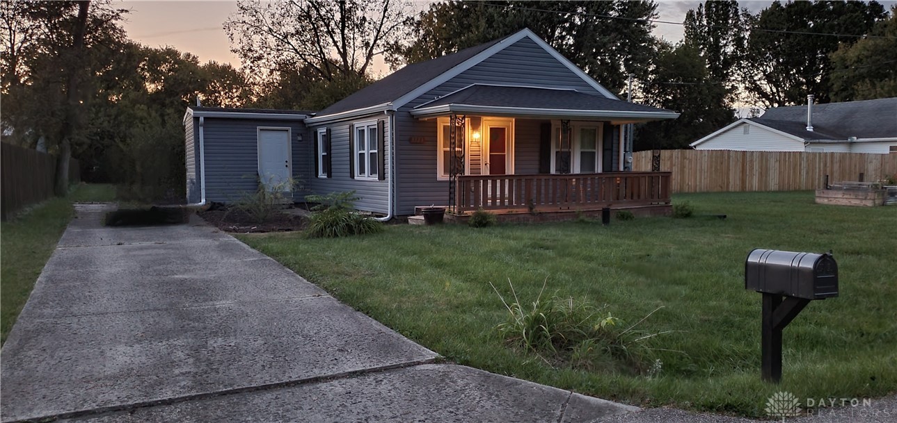 9523 Coleman Road Miamisburg, OH 45342 - Photo 2 of 13 Front of home