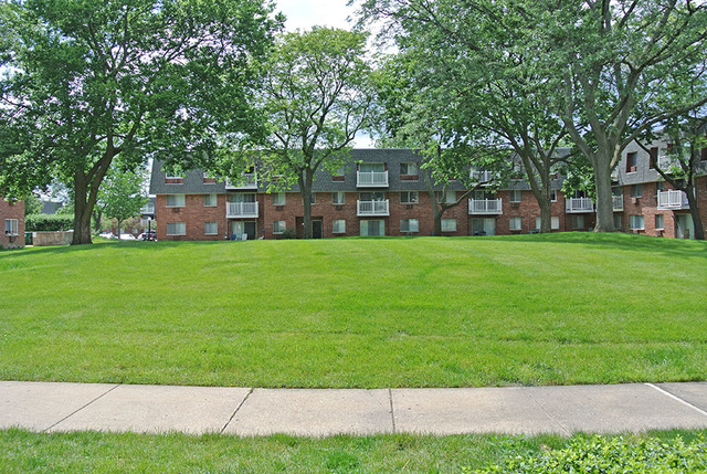 920 Ridge Square, Unit 113 Elk Grove Village, IL 60007 - Photo 11 of 12