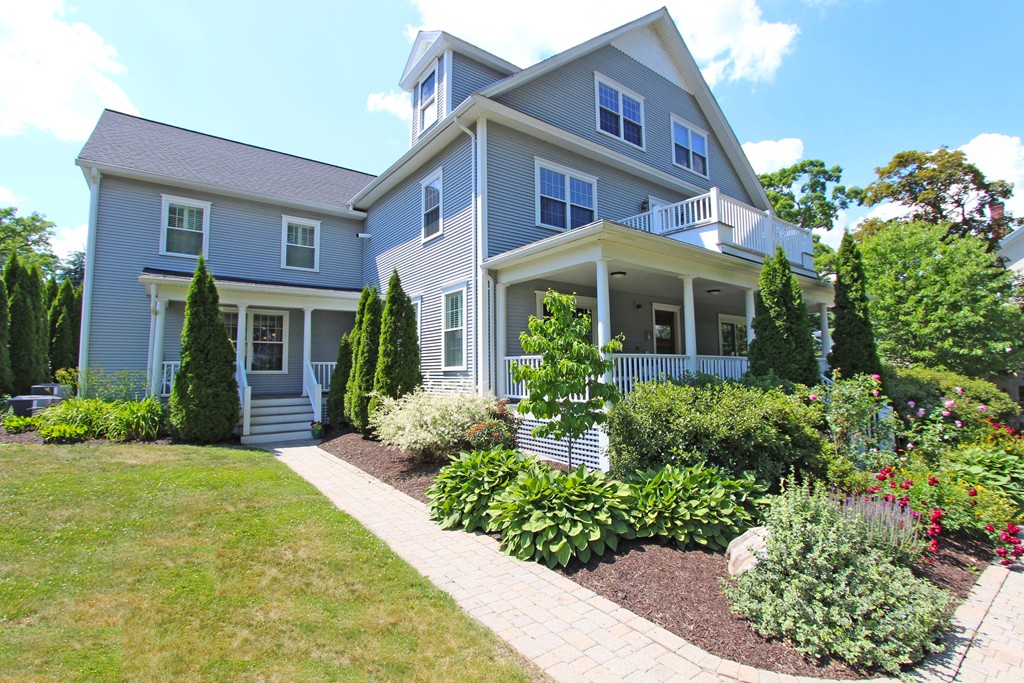 84 Round Hill Road, Unit A Northampton, MA 01060 - Photo 3 of 30 Gallery Image 3