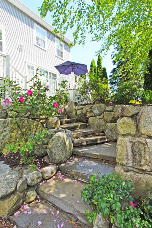 84 Round Hill Road, Unit A Northampton, MA 01060 - Photo 5 of 30 Gallery Image 5