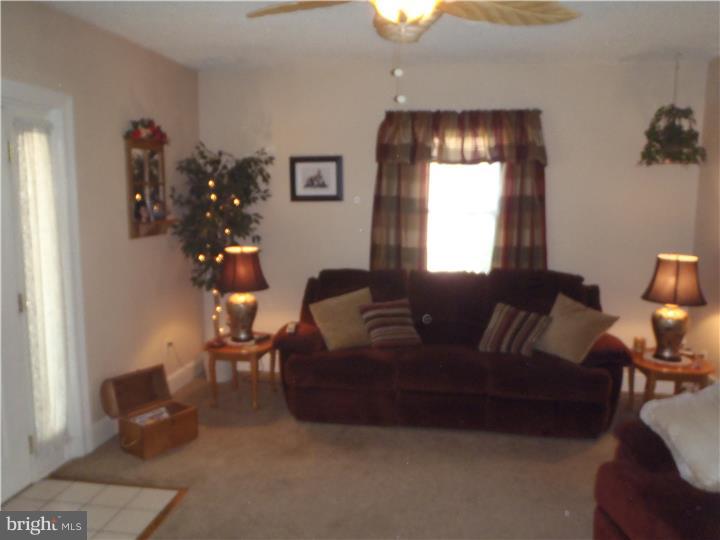 228 New Jersey Road Brooklawn, NJ 08030 - Photo 8 of 18 Living Room