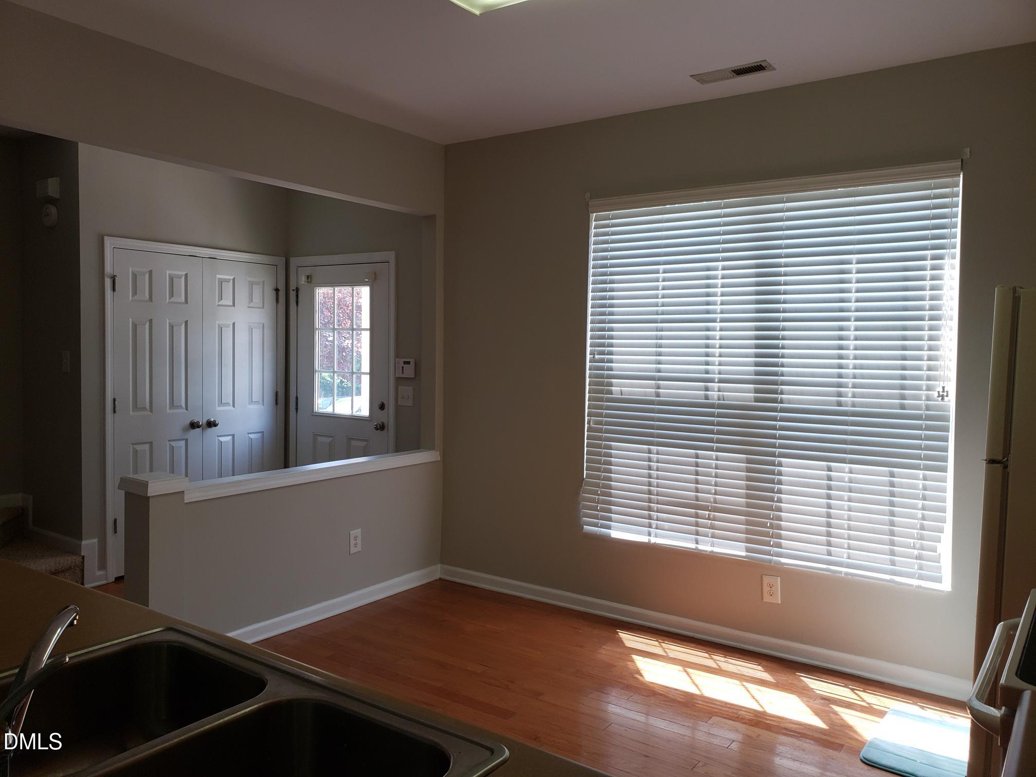 8212 Clasara Circle Raleigh, NC 27613 - Photo 4 of 20 Eat in kitchen