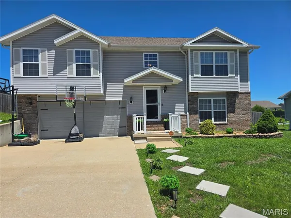 $269,900 | 102 Mary Catherine Street, Waynesville, MO 65583