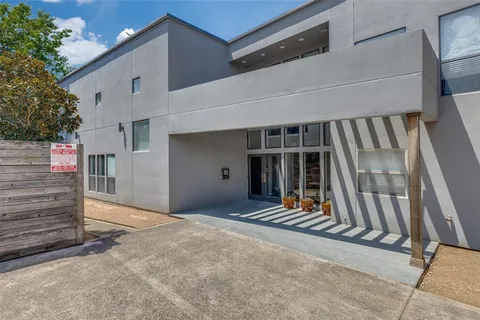 $2,000 | 5111 Manett Street, Unit 208, Dallas, TX 75206