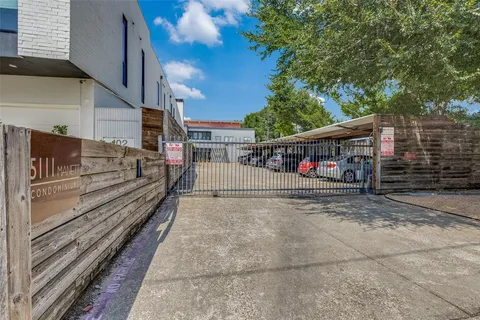 $2,000 | 5111 Manett Street, Unit 208, Dallas, TX 75206