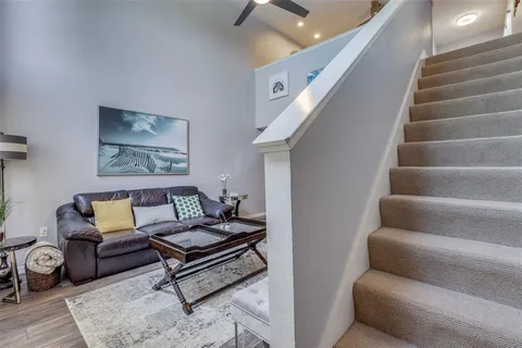 $2,000 | 5111 Manett Street, Unit 208, Dallas, TX 75206