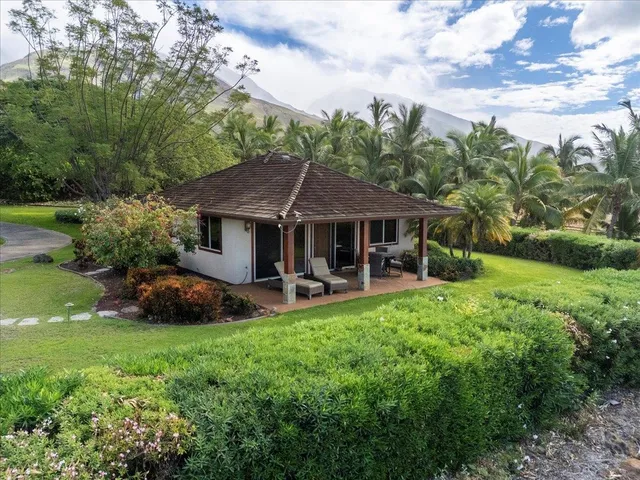 $5,750,000 | 85 Lau Awa Place, Lahaina, HI 96761