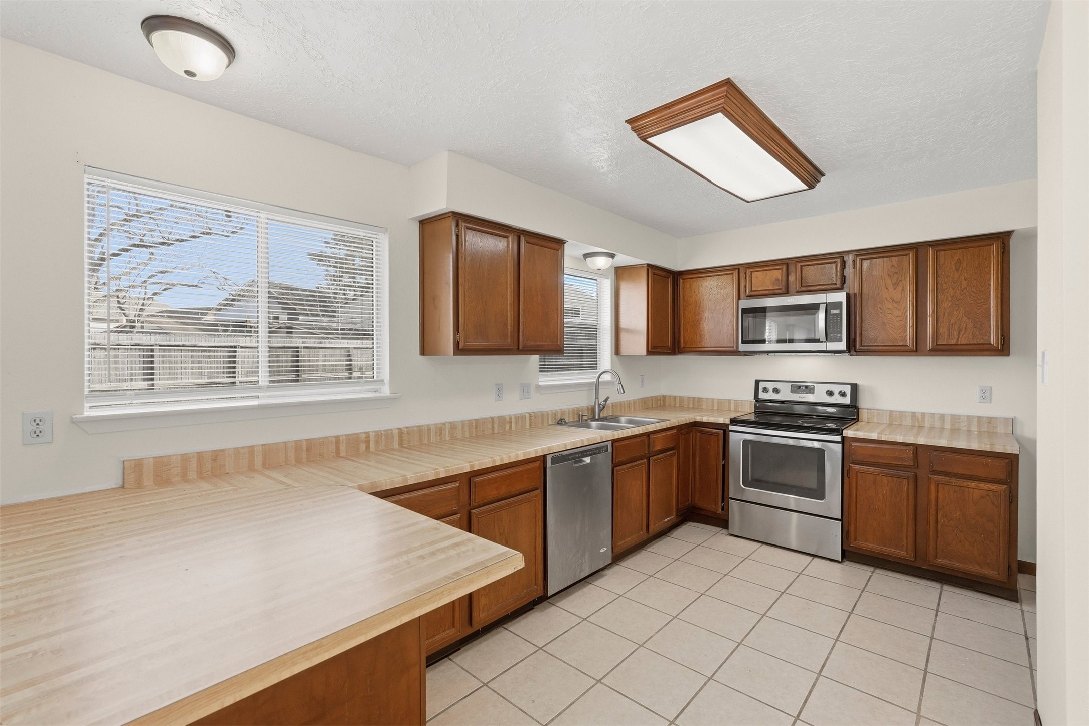 1418 Crawley Court Channelview, TX 77530 - Photo 9 of 23