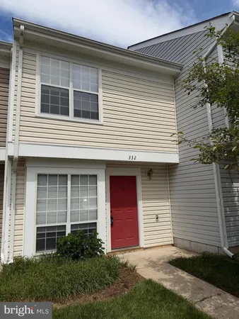 $1,950 | 332 Lancaster Square, Sterling, VA 20164