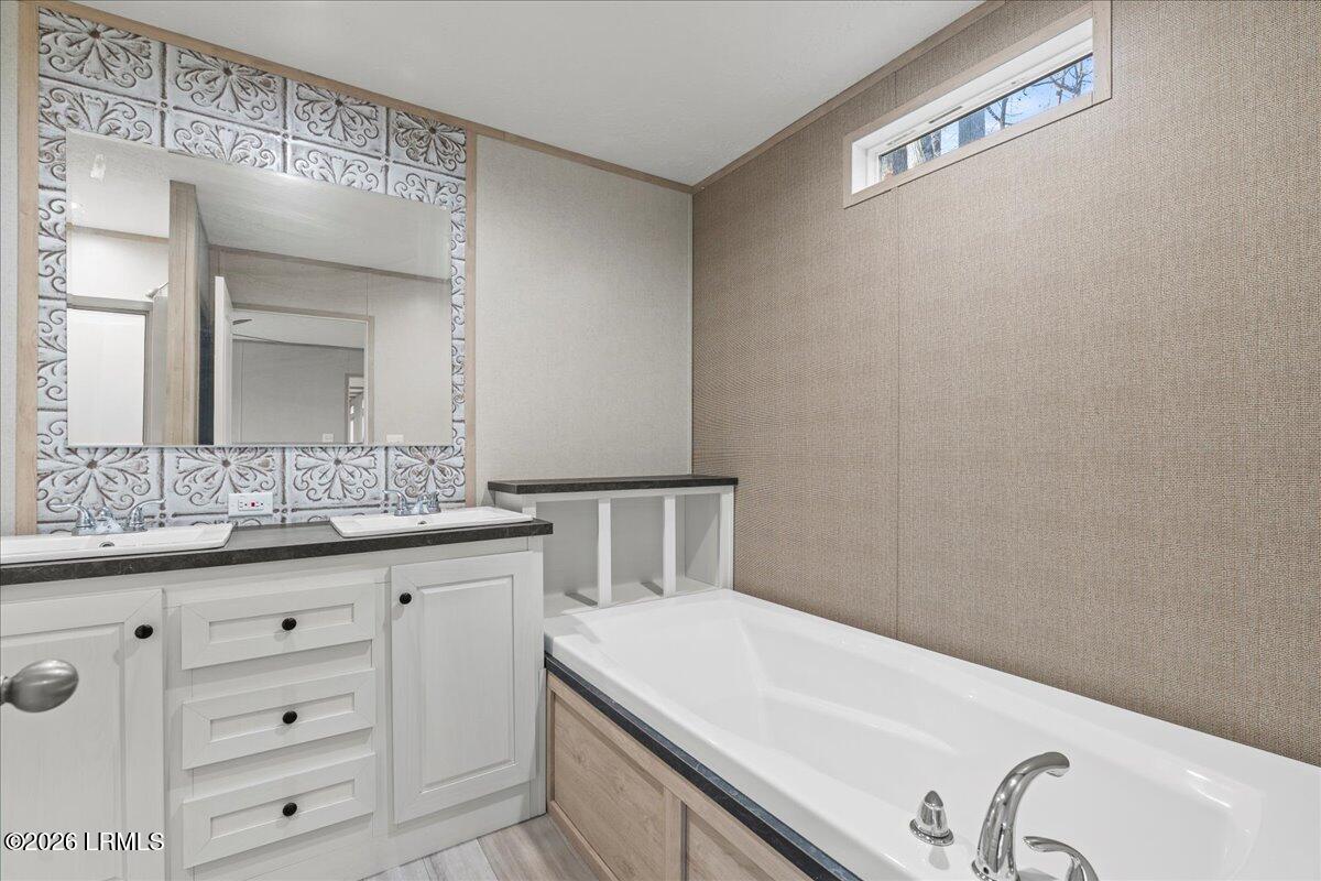 3 State Rd S-7-458 Beaufort, SC 29906 - Photo 14 of 26 MasterBath Tub
