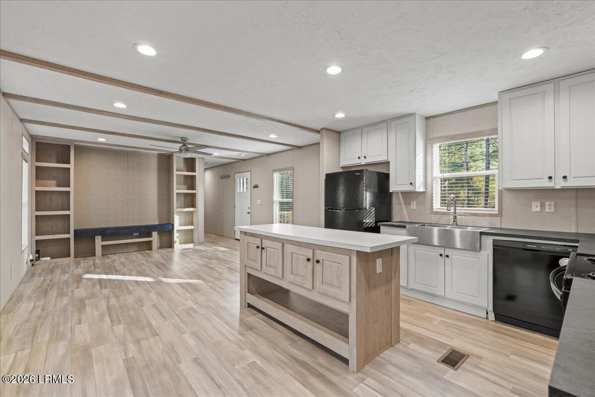 3 State Rd S-7-458 Beaufort, SC 29906 - Photo 6 of 26 Kitchen2