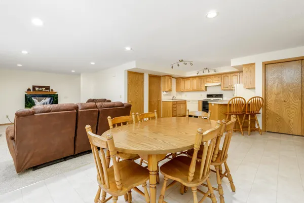 $600,000 | 16061 Evans Avenue Northwest, Clearwater, MN 55320