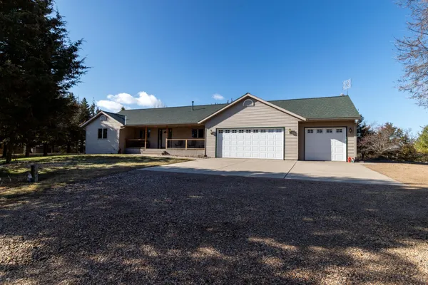 $600,000 | 16061 Evans Avenue Northwest, Clearwater, MN 55320