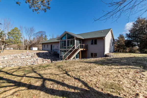 $600,000 | 16061 Evans Avenue Northwest, Clearwater, MN 55320