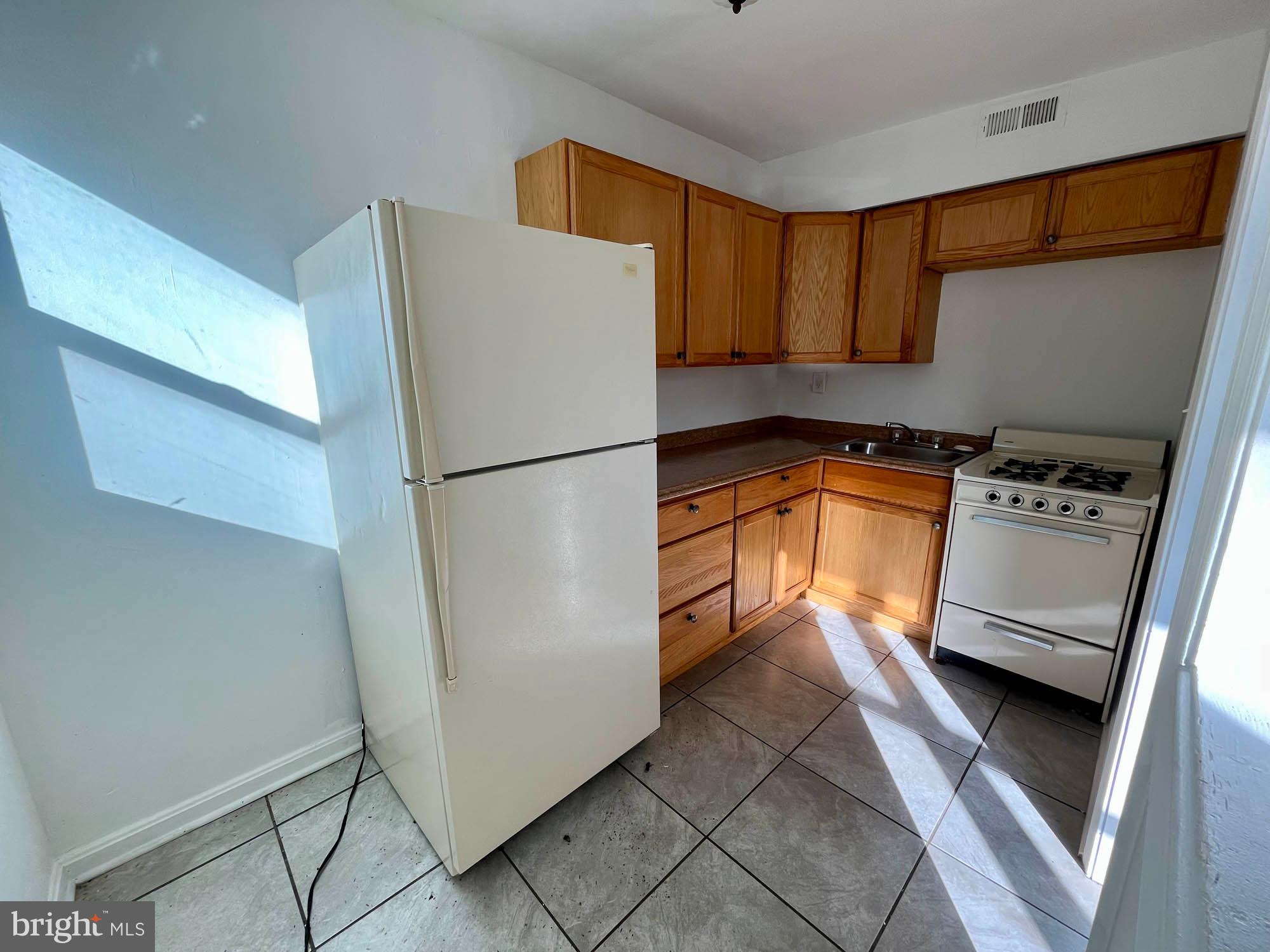 50 West Talbott Street Baltimore, MD 21225 - Photo 4 of 16