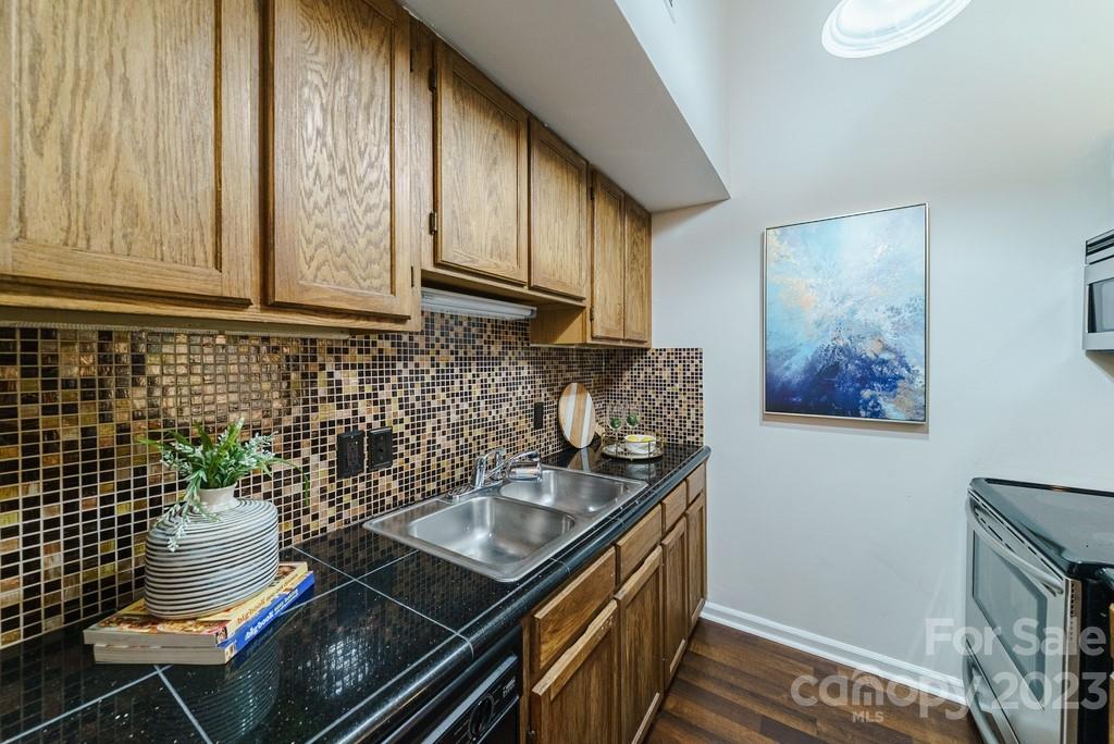 430 Queens Road, Unit 632 Charlotte, NC 28207 - Photo 13 of 22 Gallery Image 13