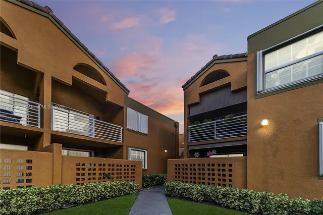 $2,550 | 9705 Fontainebleau Boulevard, Unit B107, Miami, FL 33172